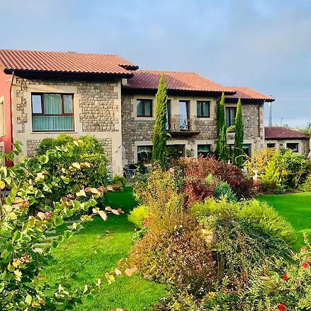 La Fuentona De Santillana Farm stay Santillana del Mar