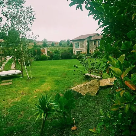 Farm stay La Fuentona De Santillana