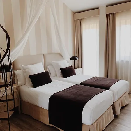 La Fuentona De Santillana