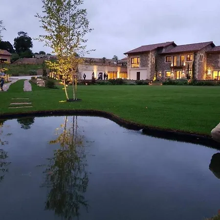 Agroturismo La Fuentona De Santillana Vispieres