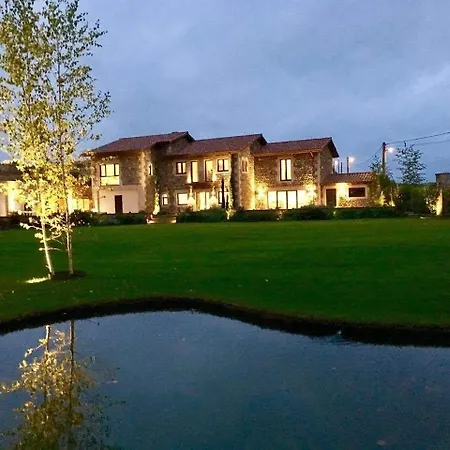 Agroturismo La Fuentona De Santillana Vispieres