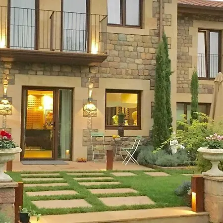 La Fuentona De Santillana Vispieres
