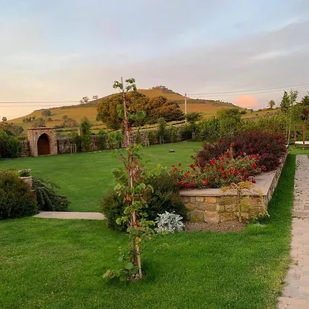 Farm stay La Fuentona De Santillana