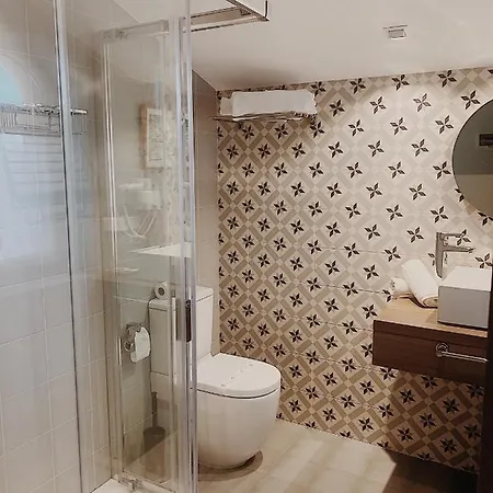 La Fuentona De Santillana Vispieres