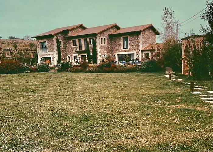 Farm stay La Fuentona De Santillana *