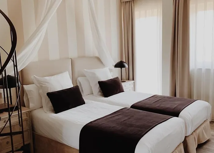 La Fuentona De Santillana