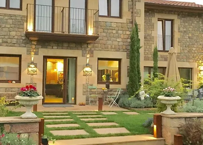 La Fuentona De Santillana Vispieres