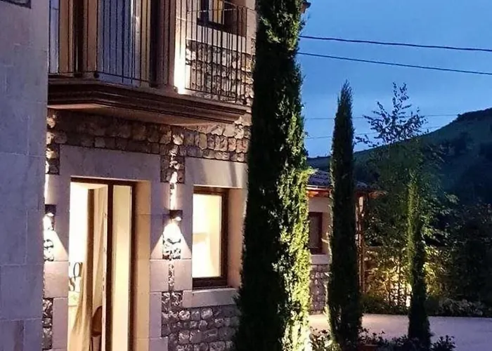 La Fuentona De Santillana Farm stay Vispieres