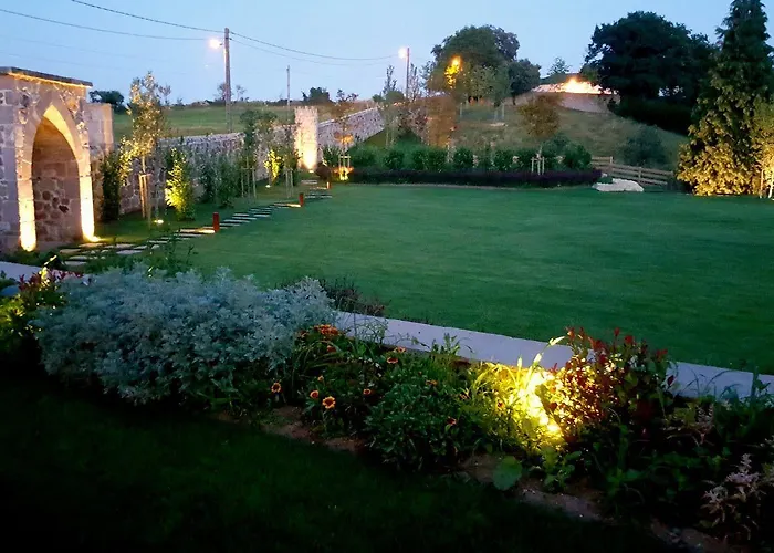 La Fuentona De Santillana Farm stay *