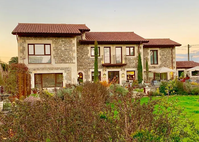 La Fuentona De Santillana Vispieres