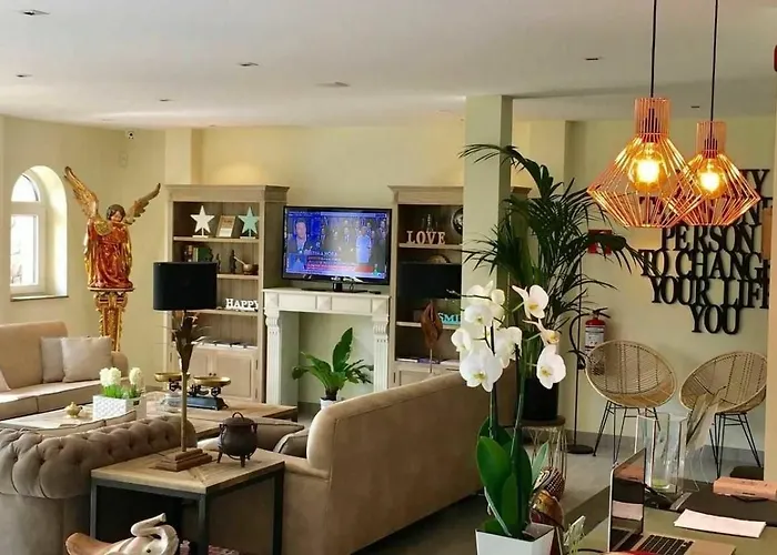 La Fuentona De Santillana