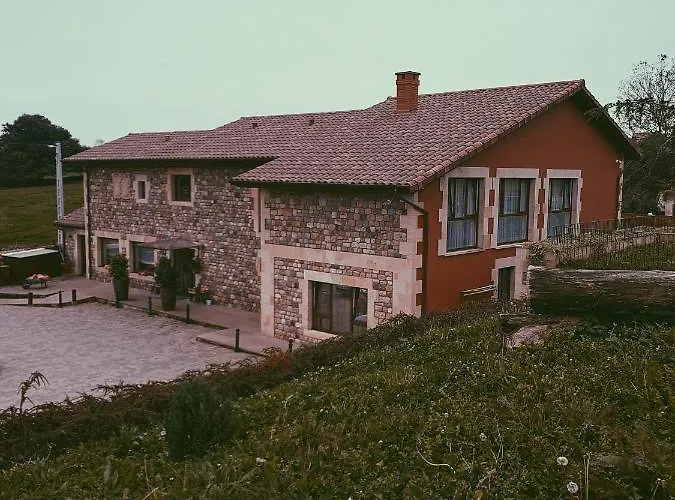 Farm stay La Fuentona De Santillana *