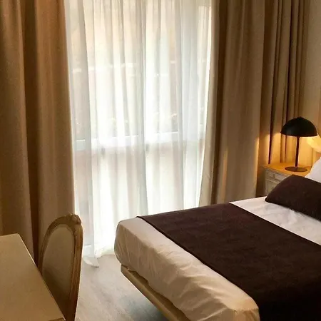 La Fuentona De Santillana