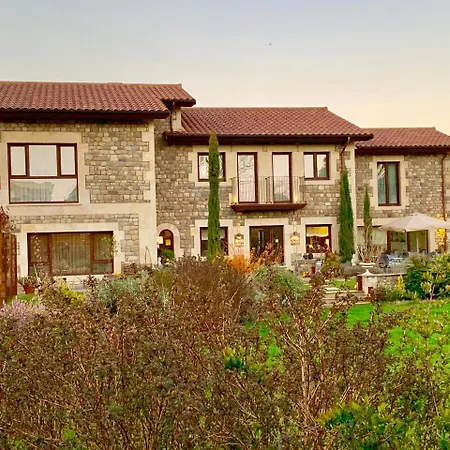 La Fuentona De Santillana Vispieres