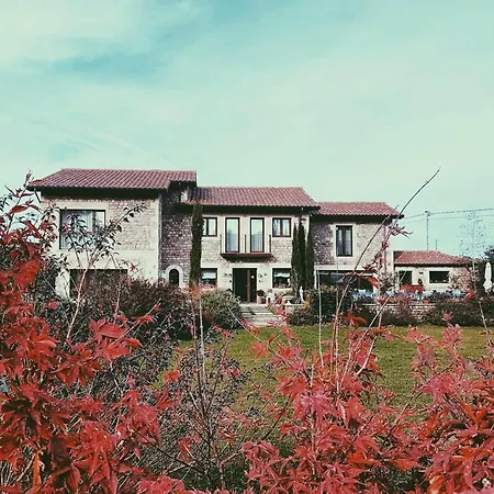 La Fuentona De Santillana Vakantieboerderij