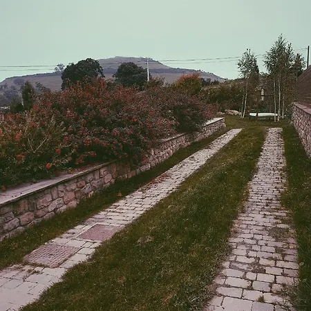 La Fuentona De Santillana Vakantieboerderij